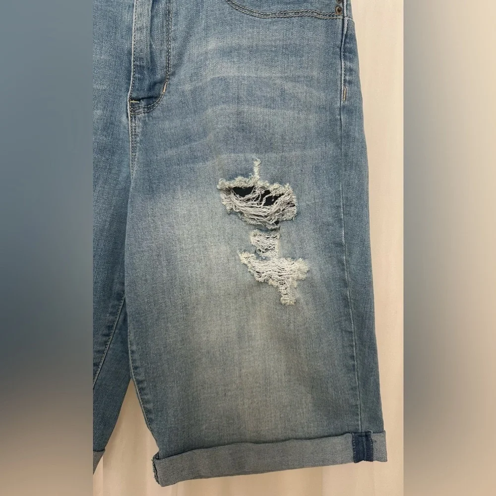 1-Size 9/29 YMI high waisted distressed denim shorts